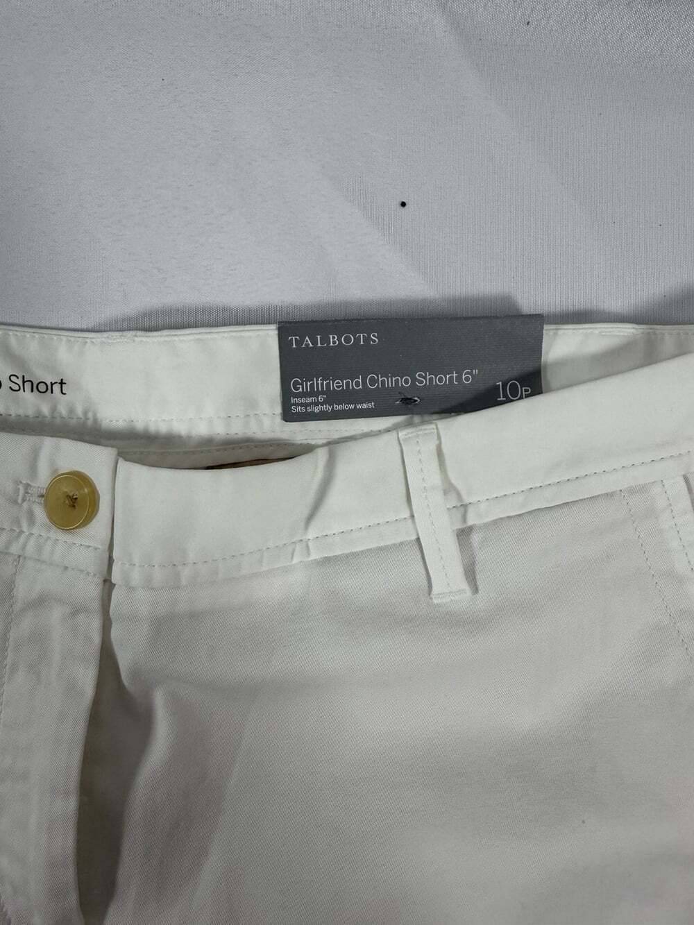 Talbots Girlfriend Chino Shorts Women’s 10P WhiteCotton Twill Pockets Flat Front - Picture 2 of 3
